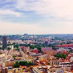 Le 300 By Happynoworry Paryż