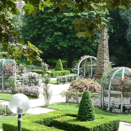 Appartement Tres Haut Avec Piscine, Sauna, Salle De Sport Et Solarium