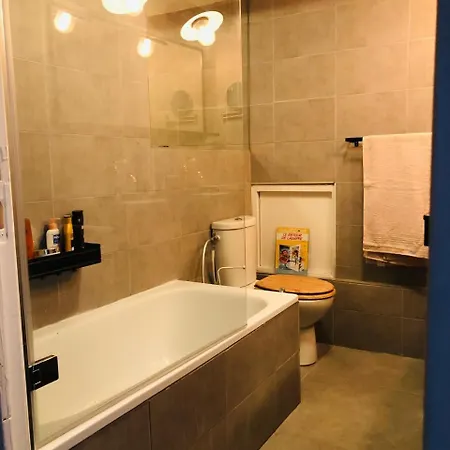 Le 300 By Happynoworry * Parijs