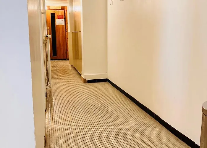 Le 300 By Happynoworry