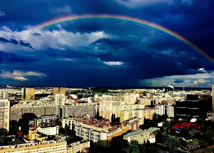 Le 300 By Happynoworry Apartment